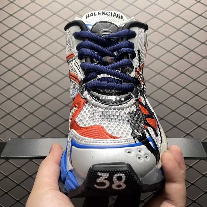 Balenciaga Runner - Black/Coral