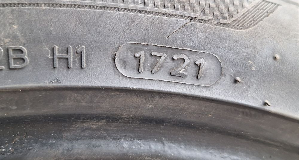 Комплект летни гуми 245 40 18 и 255 35 18