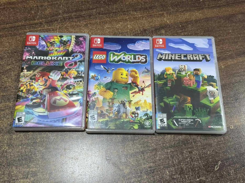 Конзола Nintendo Switch + игри и компоненти