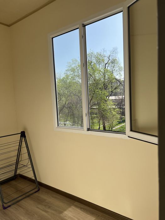 Продам квартиру Чиланзар 15, 3/4/4 не торец.С обстановкой.