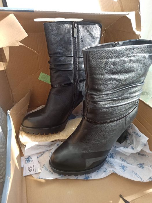 Зимние полусапожки ,новые