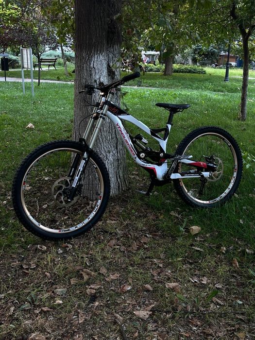 Vand bicicleta yt tues pro team 2.0  impecabila