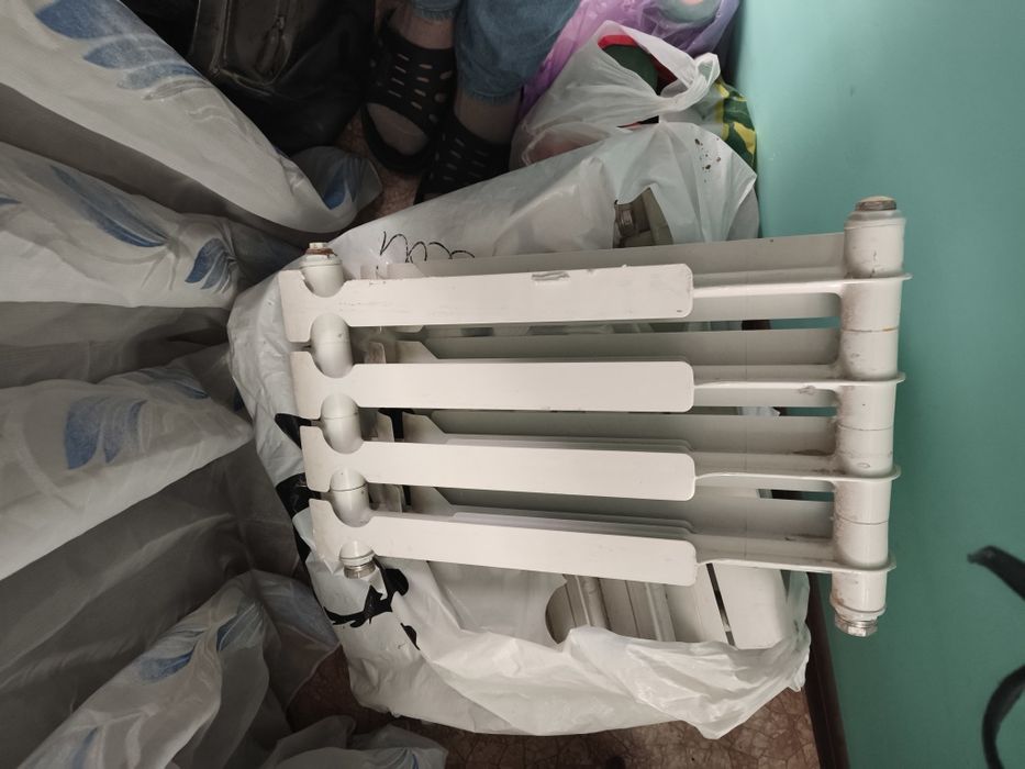 Продаются биометаллические батареи б/у тебе по шесть и одна четырёх