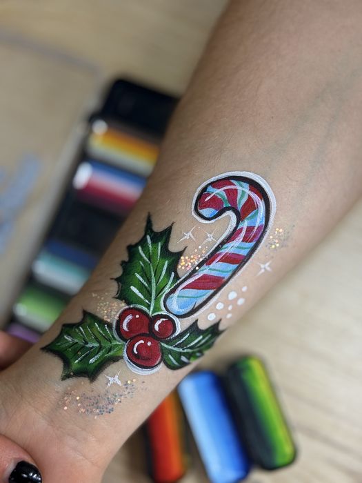 Аквагрим на детских и взрослых лицах