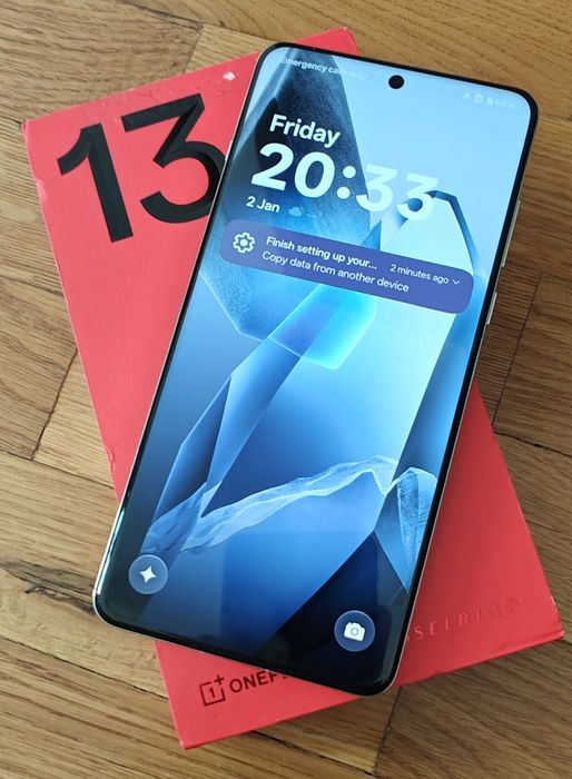 Vand telefon Oneplus 13,stare perfecta