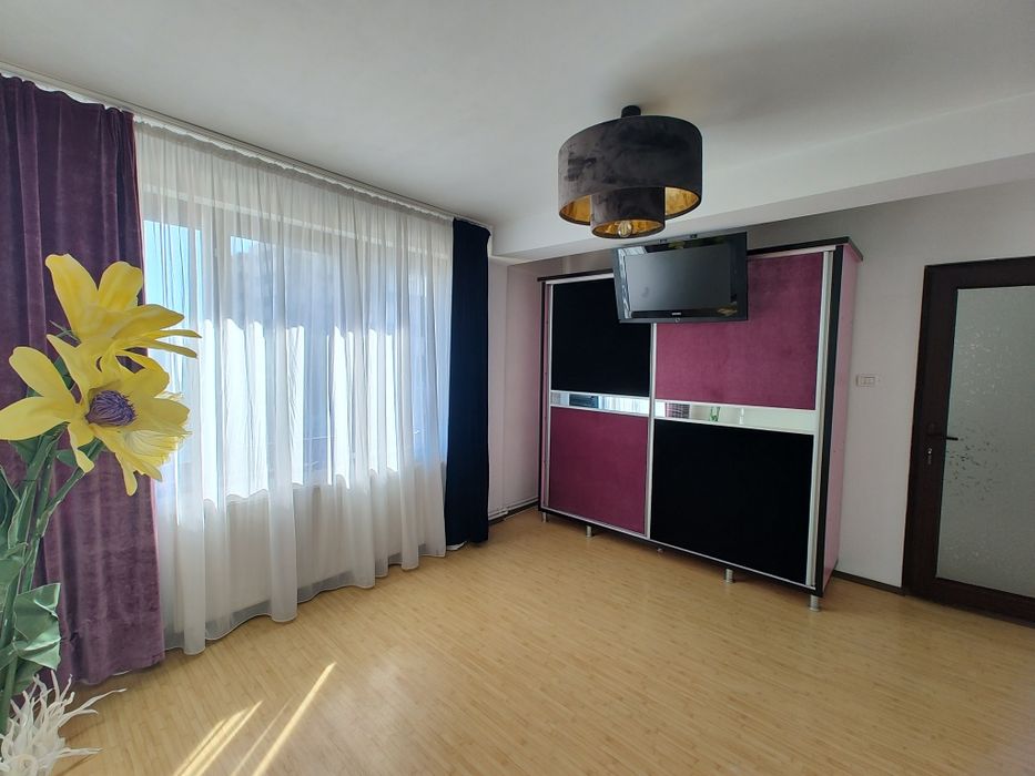 Spațiu birou apartament 3 camere, artera principală, cu parcare