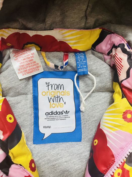 Продам весенний комбинезон Adidas