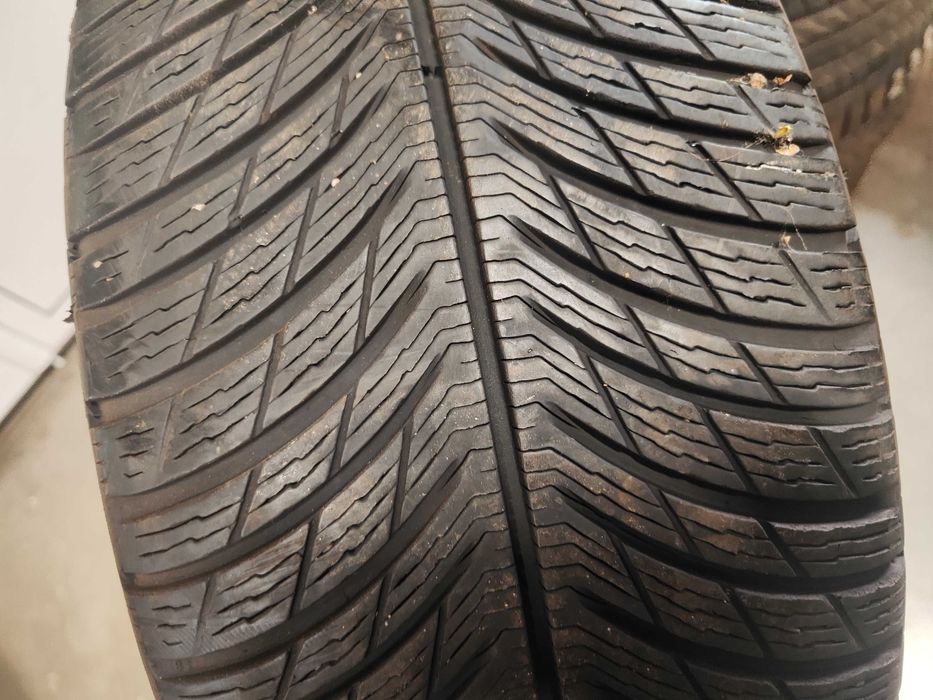 4бр.зимни гуми 225/45/19 Michelin