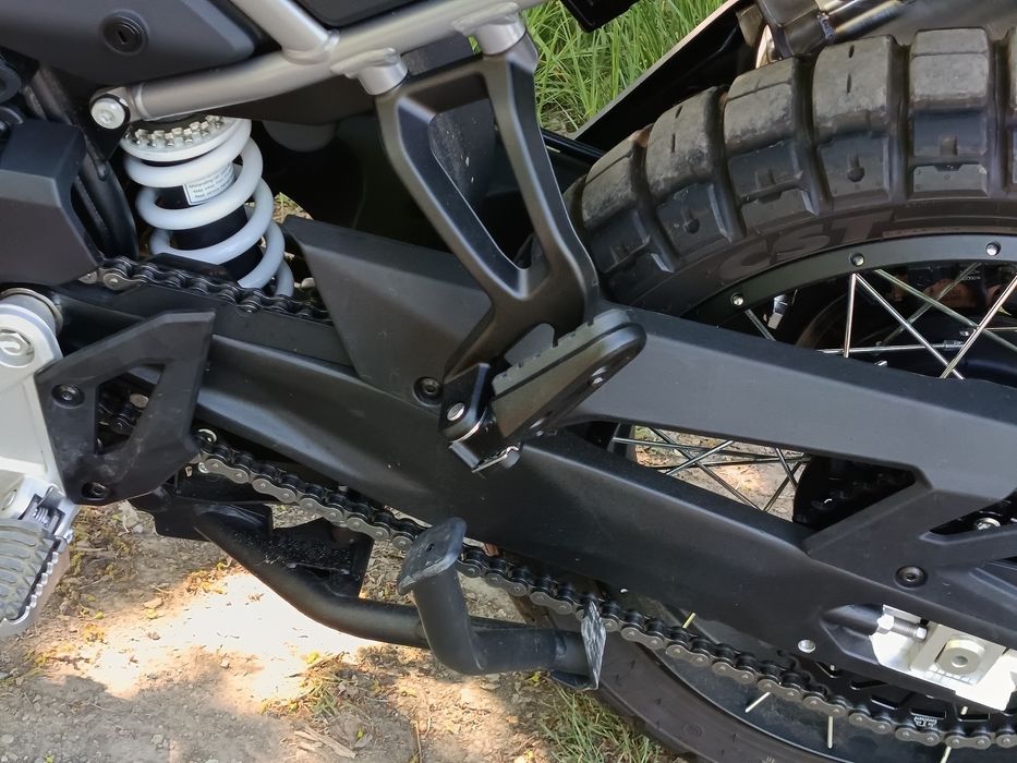 Vând cric central CF Moto MT 450
