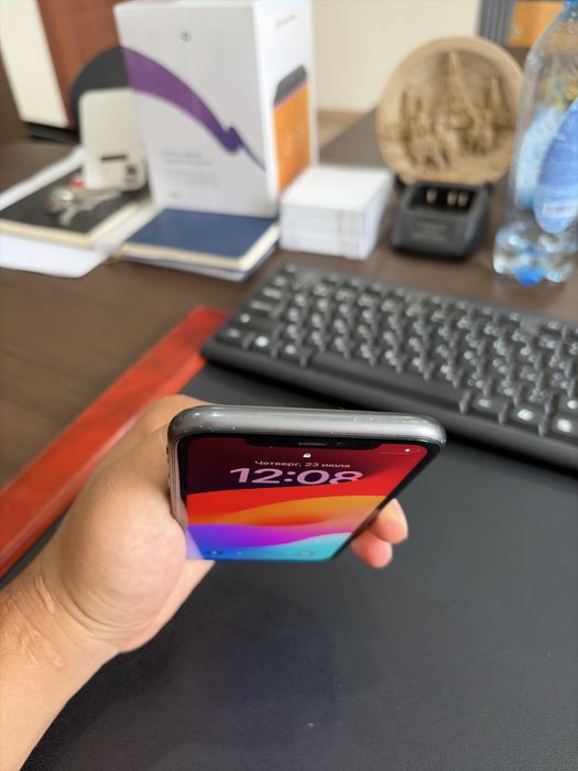 Продаю айфон 11