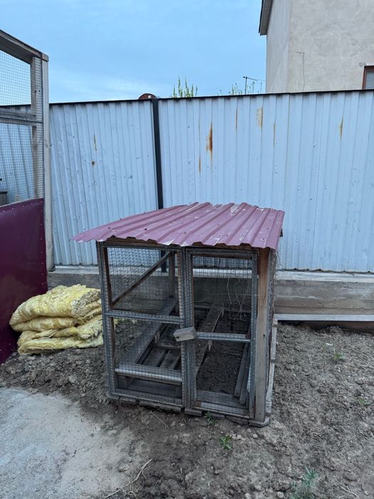 Брудер и сетка для цыплят