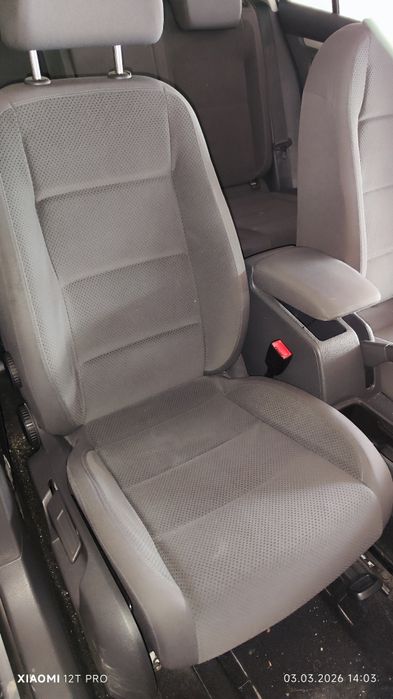 Седалки Golf 5 2008 1.6 - добро състояние на салона