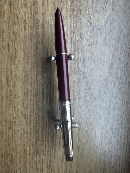 Stilou chinezesc Wing Sung rosu