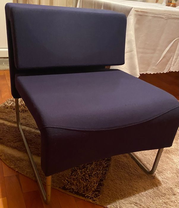 Vand doua scaune de birou+ doua fotolii