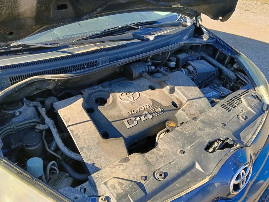 Toyota Corolla Verso / 2004г. / НА ЧАСТИ / 2.0 D4D 116кс.