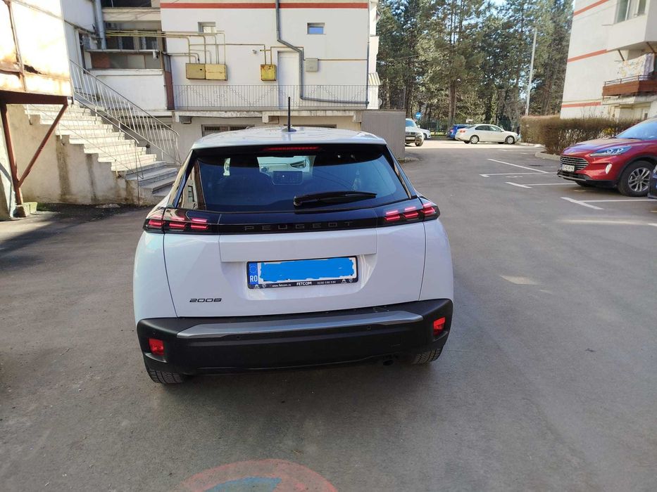 Peugeot 2008  1.2 BENZINA 2024