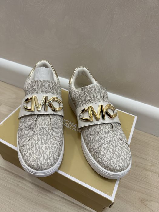 Обувки Patrizia Pepe Нови,Michael Kors,Armani,Nike