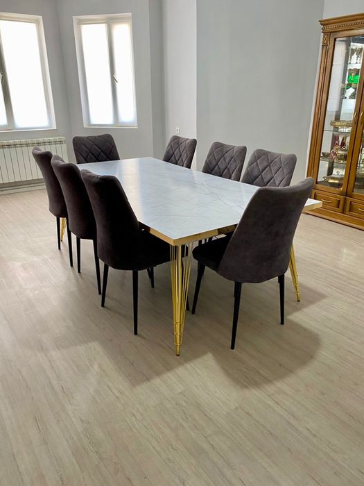 Стол со стульями