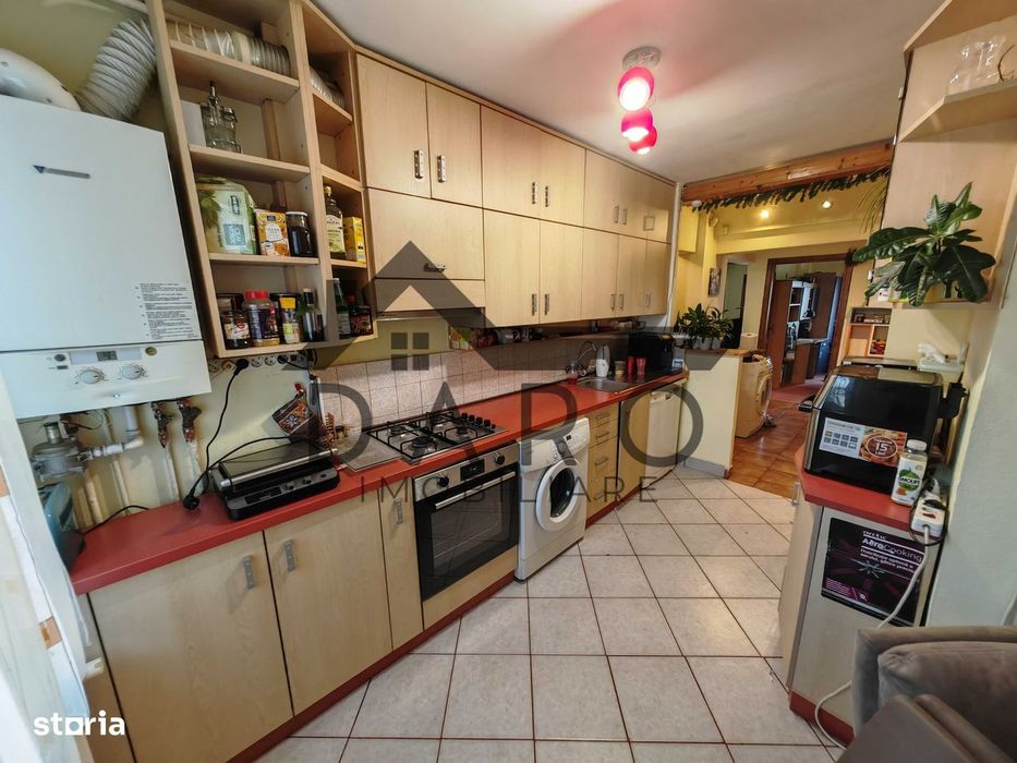 Vand apartament 3 camere