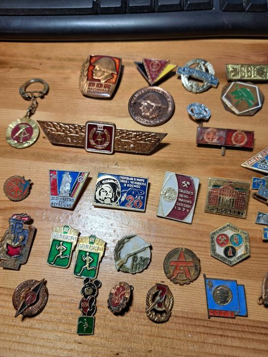 Insigne si medalii DDR