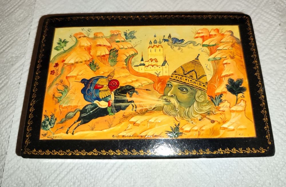 Антикварная шкатулка