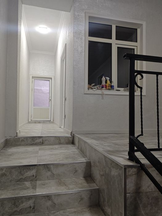 Уч кахрамон . Шуро бозор .3хона+ Ош хона.1.85 сотх