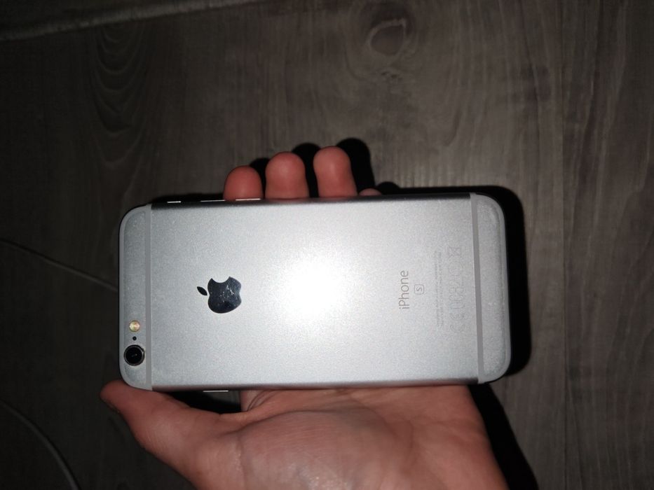 Продам за 17к айфон 6с 64 гб