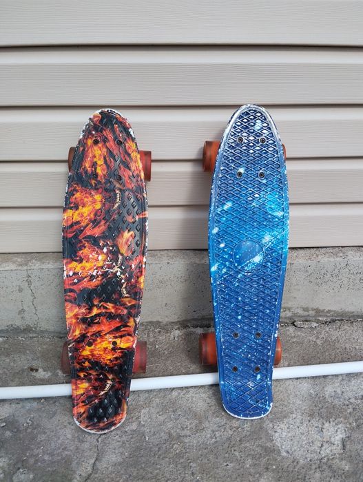 Продам два скейта