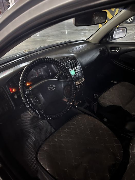 Тайота авенсис 1,8