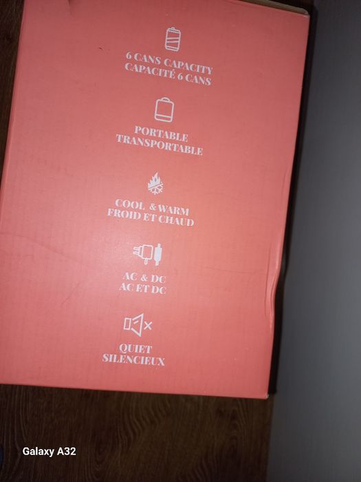 Розовый мини-холодильник Crownful (4 литра) 

Стильный и удобный