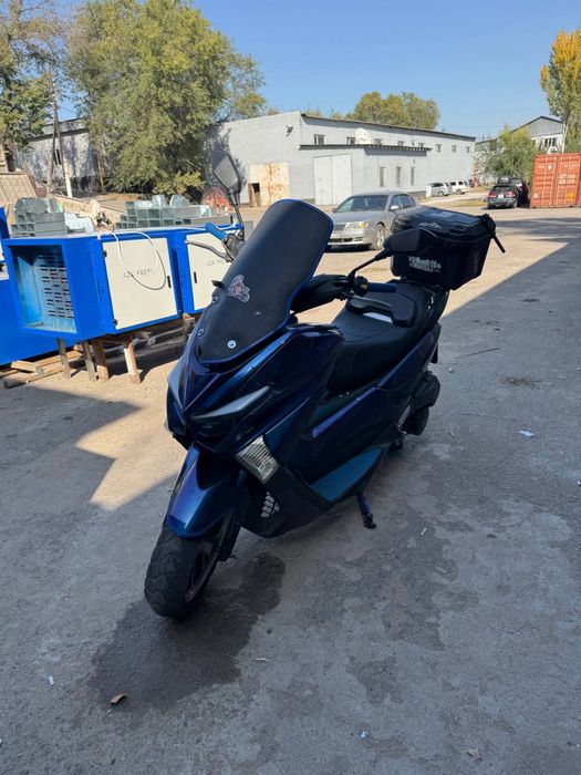 Продам мопед n-max 150куб