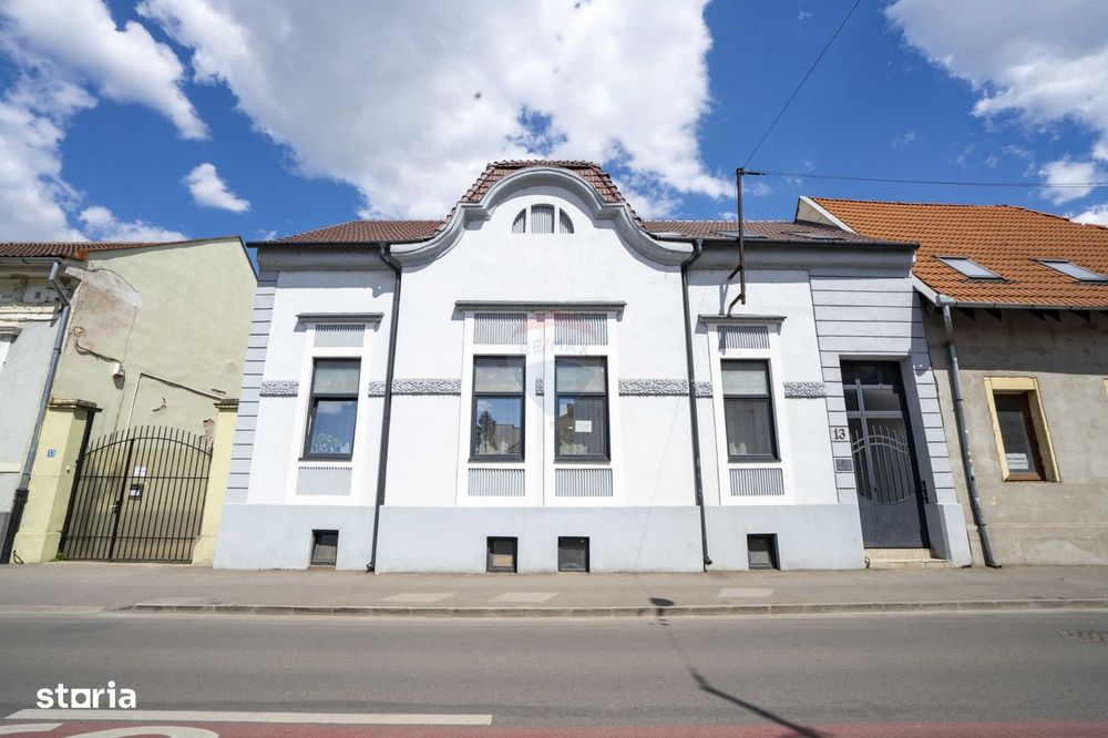 De vânzare casă cu 6 camere, ultracentral – str. Moscovei