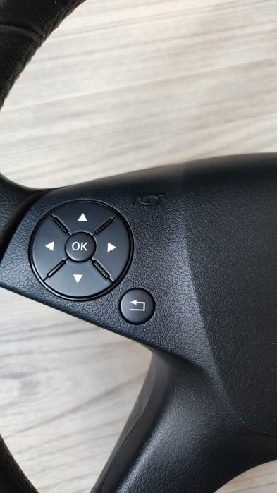 Мултифункционален волан Mercedes W204