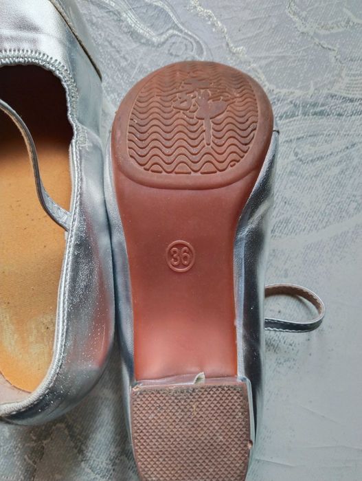 Продам туфли на девочку