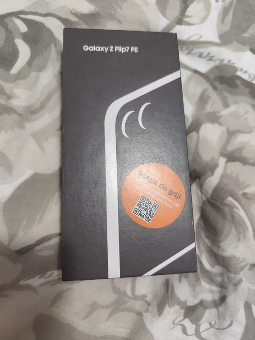 Samsung Galaxy Z Flip 7 FE, 128GB, Black, Cutie Originală + Accesorii