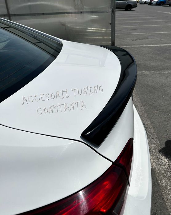 Eleron Portbagaj - Opel Astra J Berlina Negru Lucios