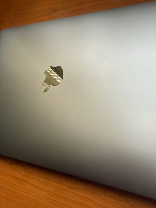 MacBook Pro, touch bar