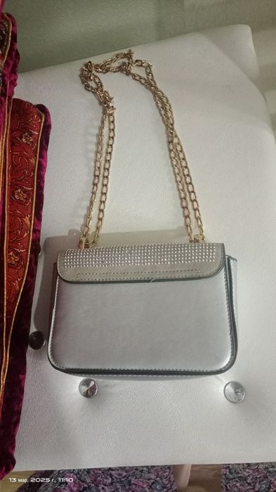 Продам нарядную сумочку