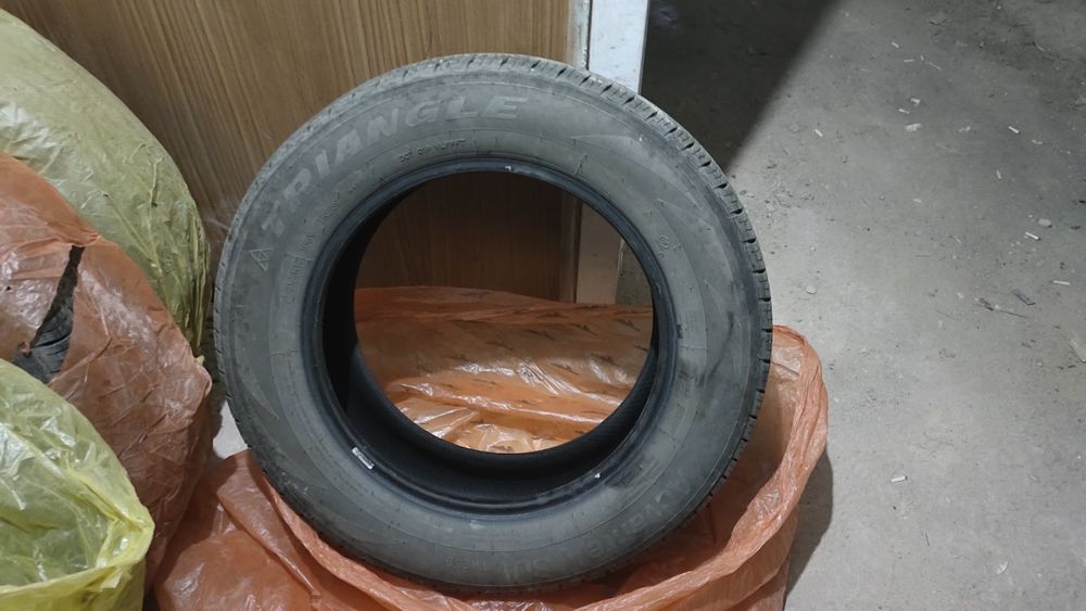 Продам шины летние комплект  на 17