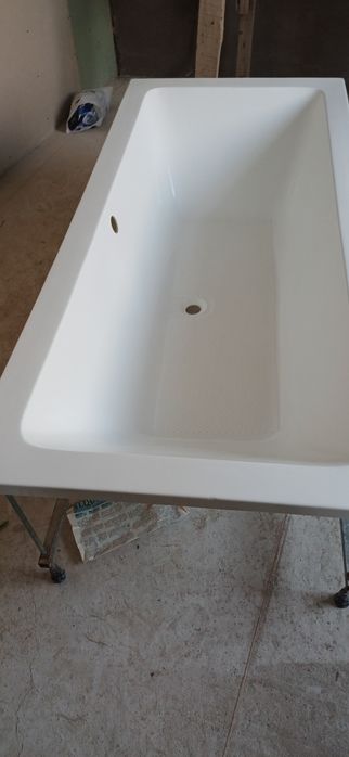 Ванна в хорошем состояние!