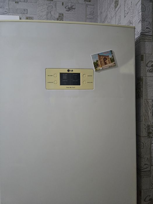 Срочно продам холодильник 50000