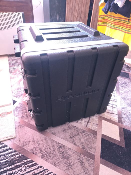 Disponibil Rack 19 inch