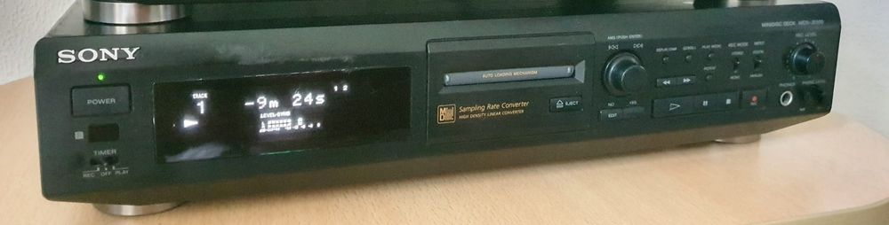 Vând minidisc Sony JE500