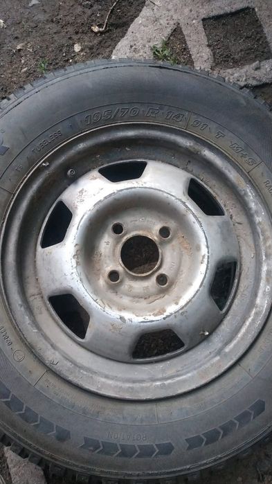 Зимняя шина с диском на 14.