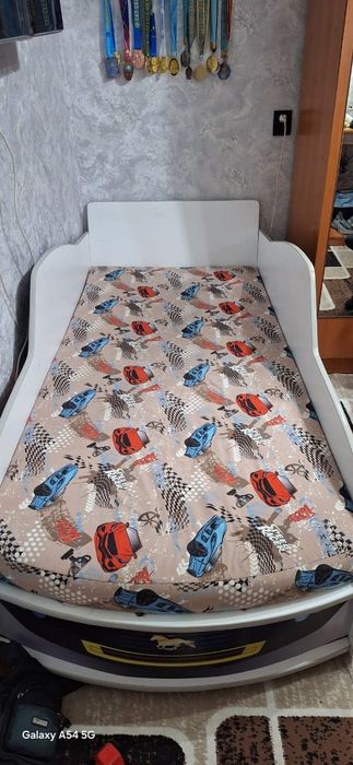 Продам кровать детская 90*190