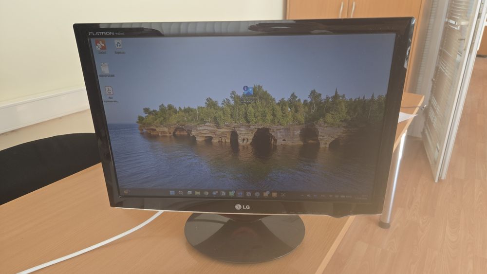 Монитор LG Flatron W2286L
