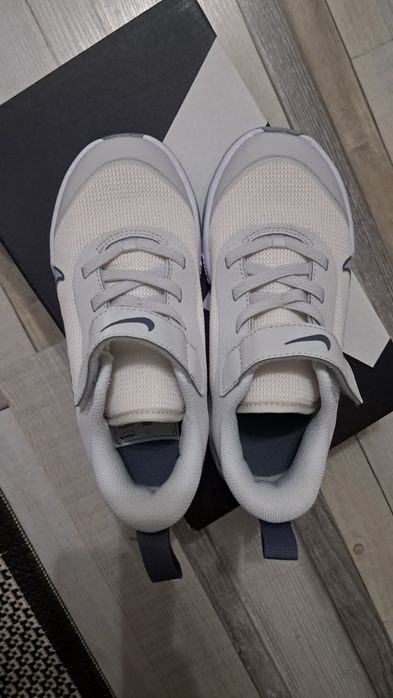 Чисто нови Детски маратонки Nike