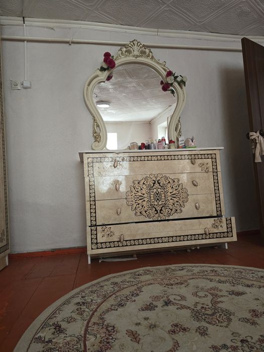 Спальный гарнитур срочно