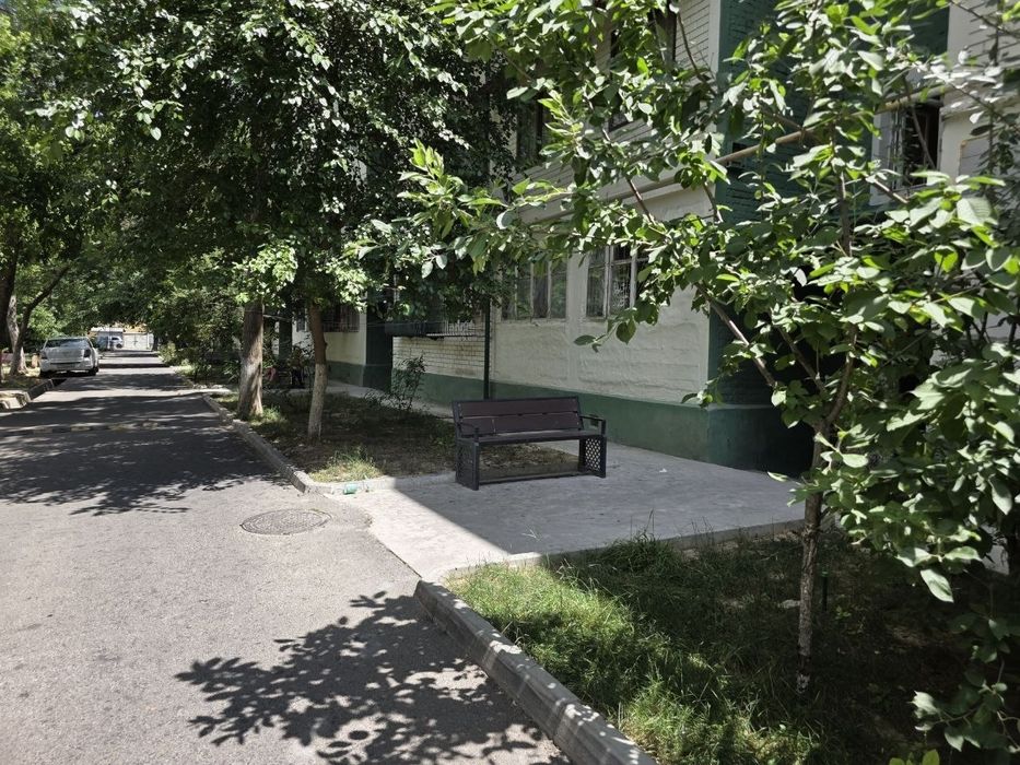 Продаётся 1 переделанная на 2х комнатная квартира на рисовом