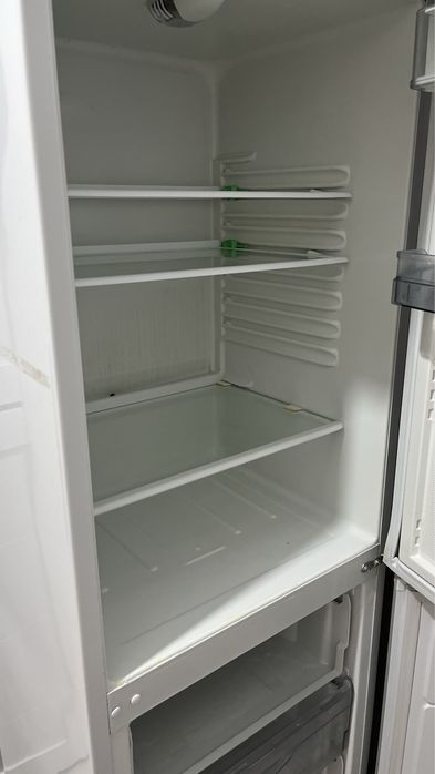 Срочно продам холодильник 50000 т